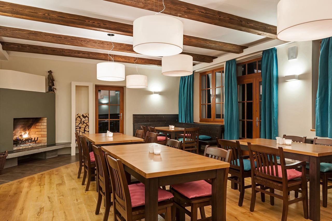Aneta Hotel&Restaurant Vitkovice Bagian luar foto