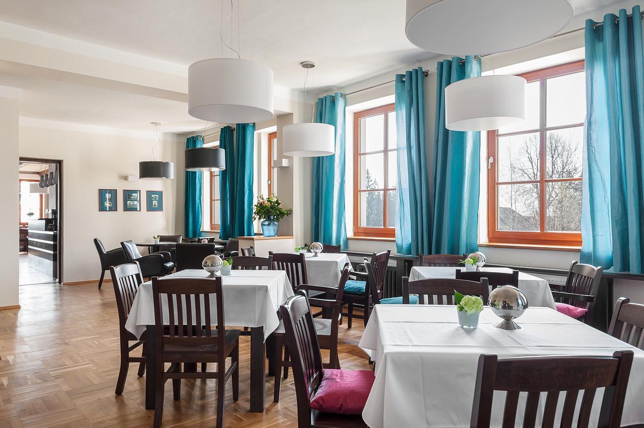 Aneta Hotel&Restaurant Vitkovice Bagian luar foto