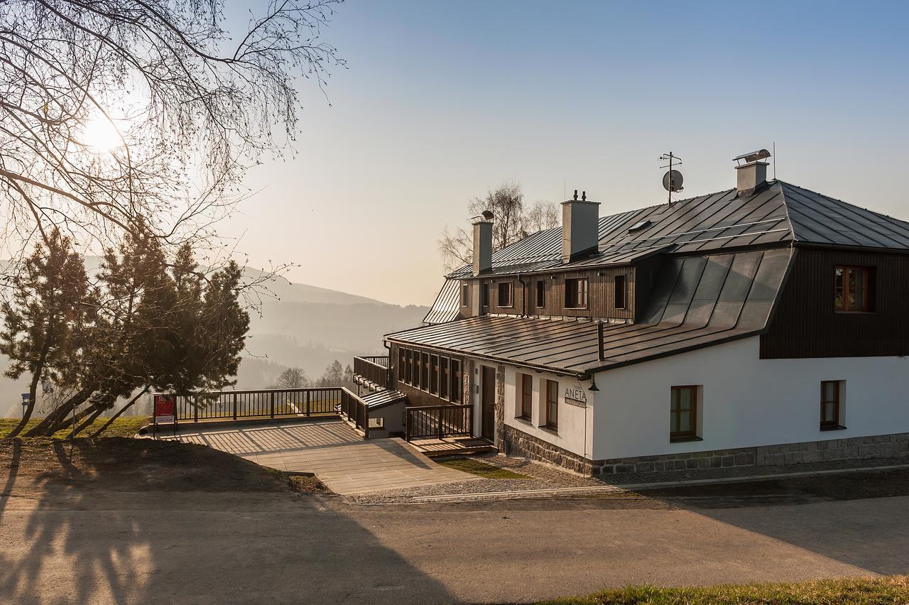 Aneta Hotel&Restaurant Vitkovice Bagian luar foto